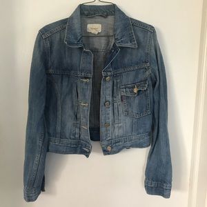 Cropped Levi’s Jean Jacket
